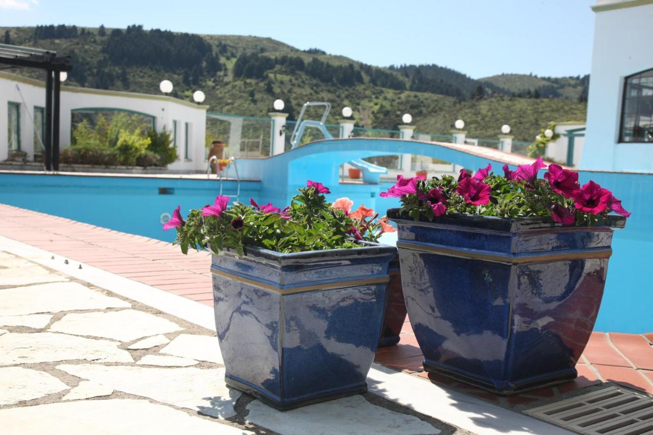 Hotel Spa Montana Карпенисион Экстерьер фото