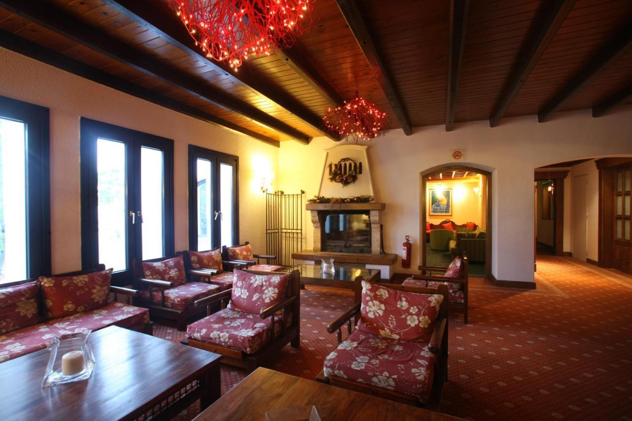 Hotel Spa Montana Карпенисион Экстерьер фото