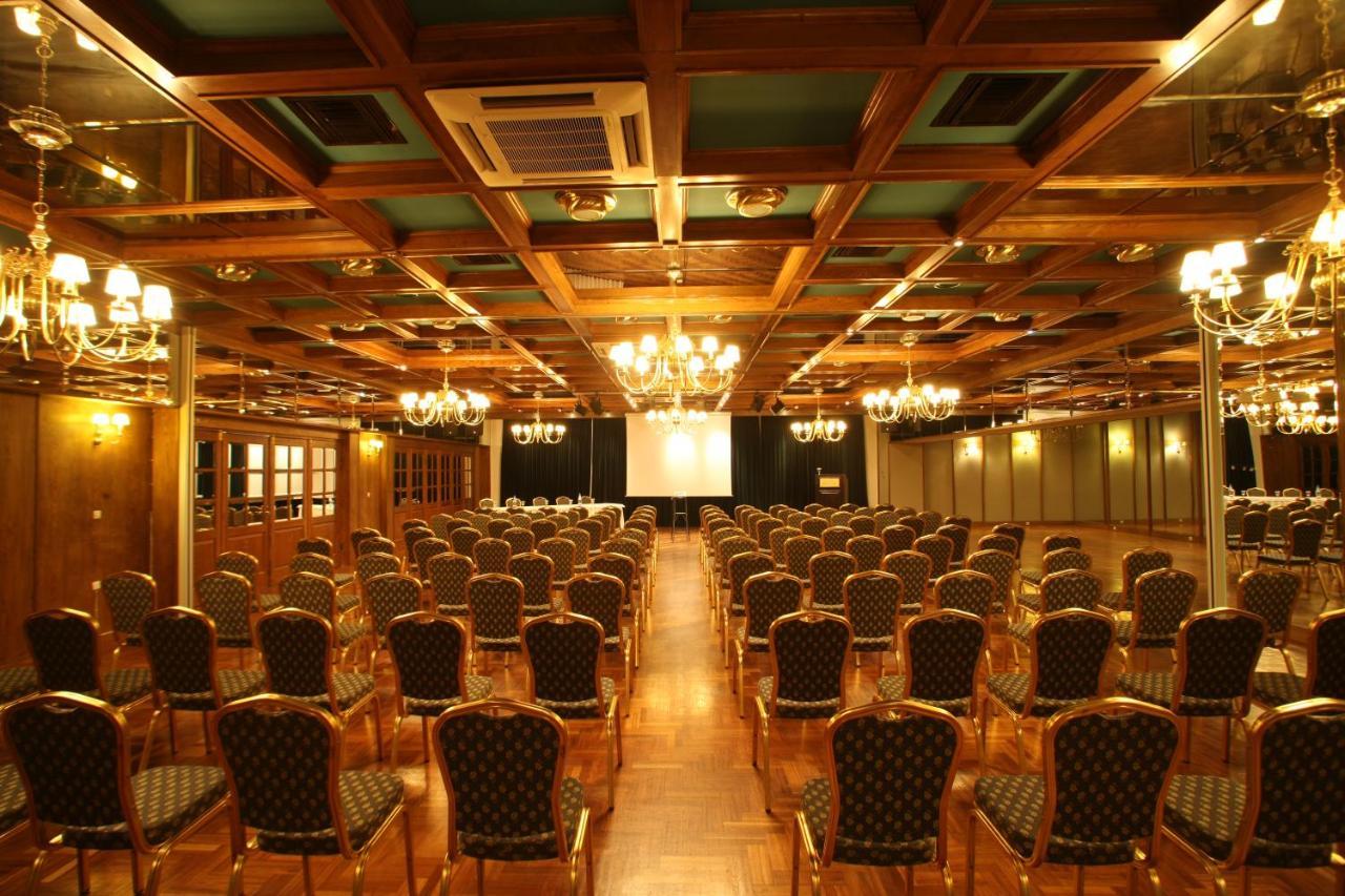 Hotel Spa Montana Карпенисион Экстерьер фото