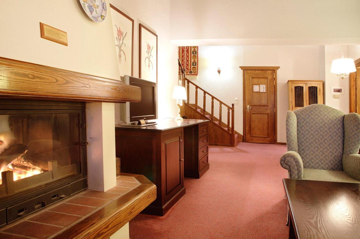 Hotel Spa Montana Карпенисион Экстерьер фото