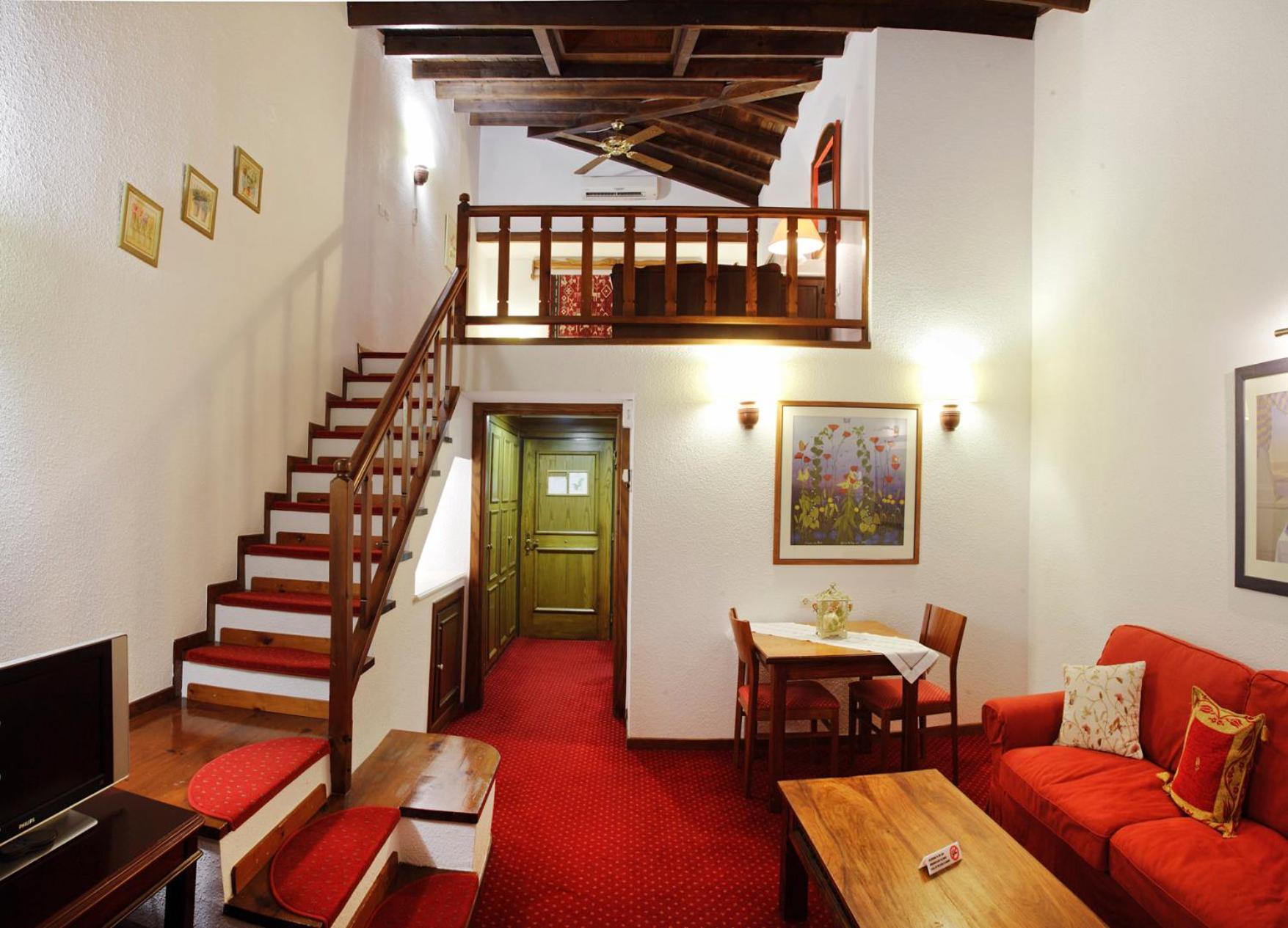 Hotel Spa Montana Карпенисион Экстерьер фото
