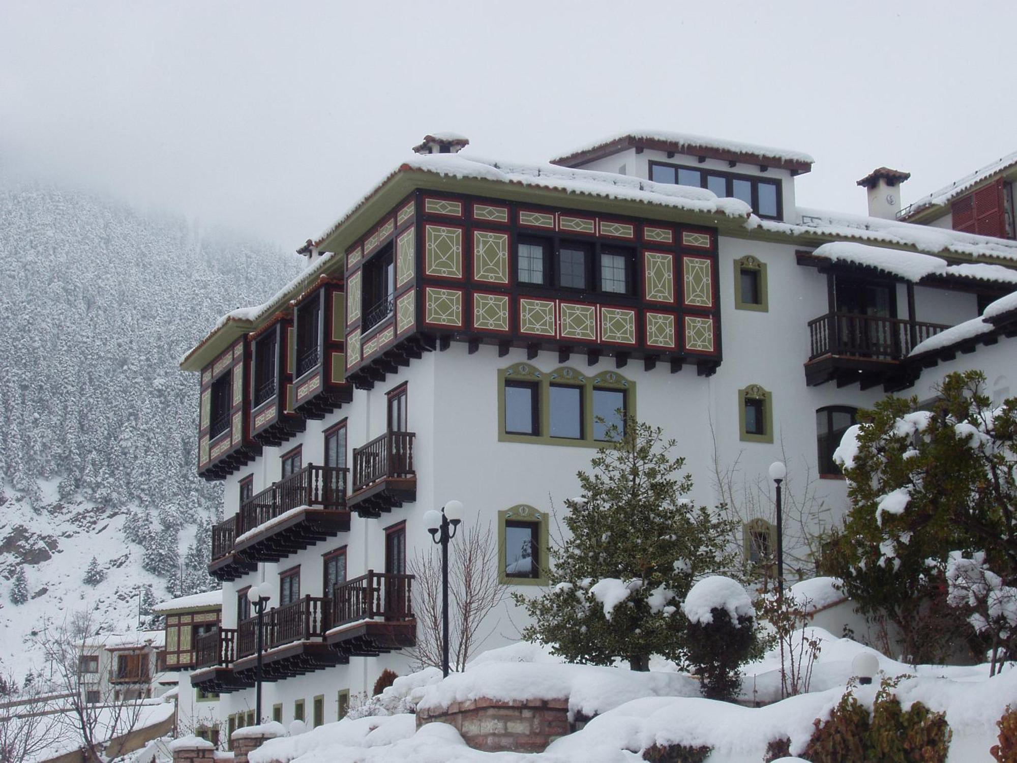 Hotel Spa Montana Карпенисион Экстерьер фото