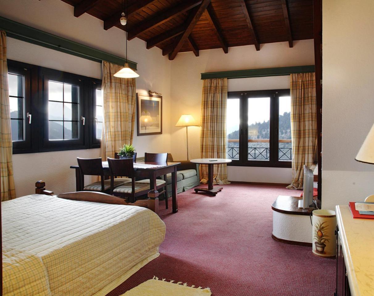 Hotel Spa Montana Карпенисион Экстерьер фото